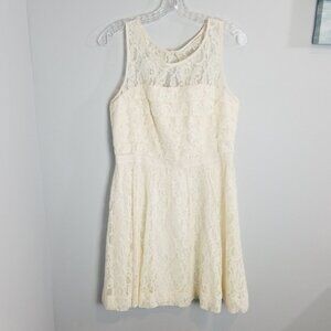 Lauren Conrad Cream Lace Sleeveless dress 10